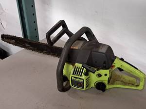 lot 34 image: Poulan 16 2.1 c.i. Gas Chainsaw 2150