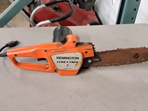 lot 37 image: Remington Limb N Trim 8 Electric Chainsaw LNT-1