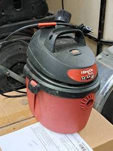 lot 45 image: Shop-Vac Hang On 2.5-Gallon 2.5-HP Wet-Dry Shop Vac