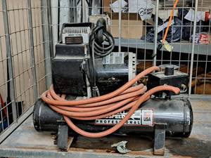 lot 56 image: Campbell Hausfeld 3-Gallon Air Compressor WL510004AJ
