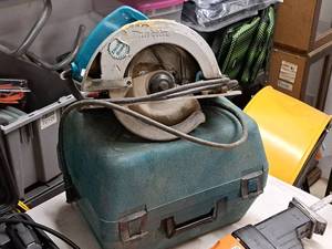 lot 96 image: Makita 7-14 Circular Saw 5007NBA with Case