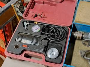 lot 98 image: 260-PSI 3-in-1 Portable Air Compressor SC773 with Case