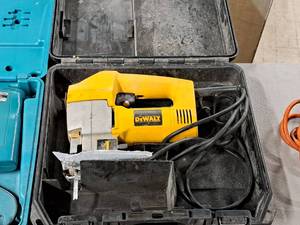 lot 103 image: DeWalt VS Orbital Jig Saw DW318 with Case