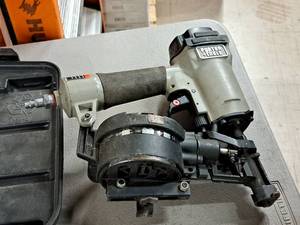 lot 112 image: Porter Cable 11-GA 78-1-34 Air Coil Nail Roofing Gun