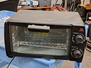 lot 163 image: Walmart Household 1050W Toaster Oven 1010J-H15