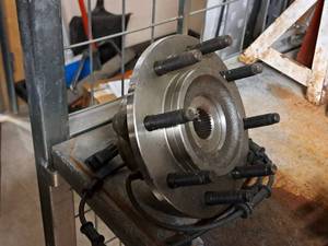lot 173 image: Axle Bearing Hub Assembly