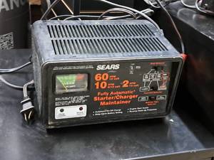 lot 183 image: Sears 612 Volt 60102 Amp Fully Automatic Battery StarterChargerMaintainer