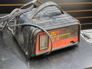 lot 184 image: Everstart BasicSix 612 Volt 62 Amp Dual Rate Manual Battery Charger