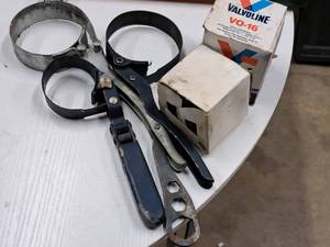 lot 188 image: (3) Strap Oil Filter Wrenches, (2) Oil Filters
