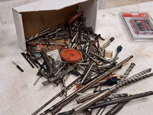 lot 206 image: Lot of (1 Box) Assorted Drill Bits