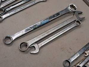 lot 215 image: Lot of (3) Wrenches - 1 Combination, 1-14 Combination, 1-181-12 Box End