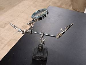 lot 236 image: Helping Hand Magnifier Stand with Alligator Clamps