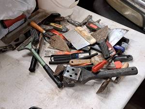 lot 245 image: Lot of (1 Bucket) Assorted Scrapers, Putty Knives