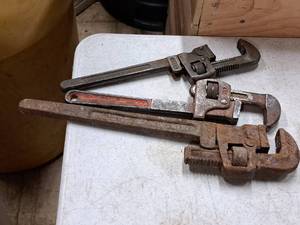lot 250 image: Lot of (3) Pipe Wrenches - (1) 18 and (2) 14