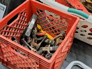 lot 268 image: Lot of (1 Crate) Assorted Clamps