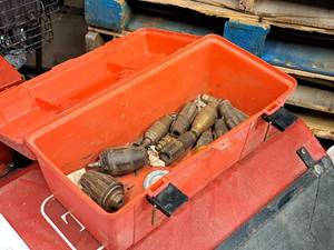 lot 266 image: 20 Plastic Tool Box with Assorted NozzlesSpray Tips