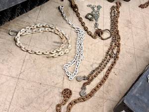 lot 293 image: Assorted LiftingTowing Chains and Attachments