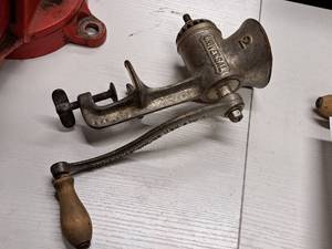 lot 280 image: L.F&C Universal #2 Hand Food Grinder