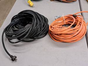 lot 313 image: Lot of (2) Extension Cords