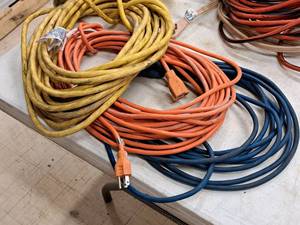 lot 318 image: Lot of (3) Extension Cords