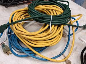 lot 321 image: Lot of (3) Extension Cords