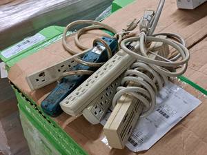 lot 327 image: Lot of (5) Power Strips