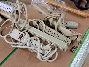 lot 328 image: Lot of (5) Power Strips