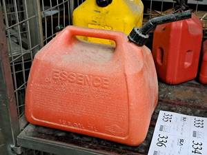 lot 331 image: 5-Gallon Plastic Gas Fuel Can