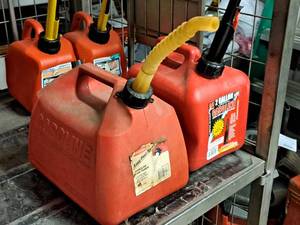 lot 335 image: Lot of (2) Plastic Gas Fuel Cans  - 2-Gallon, 2.5-Gallon