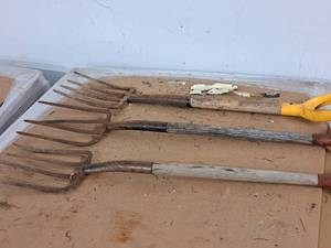 lot 362 image: Lot of (3) Pitch Forks