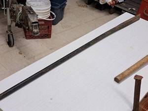 lot 375 image: 60 Pry Bar