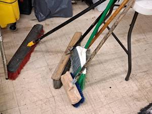 lot 382 image: Lot of (5) Assorted Brooms and Push Brooms