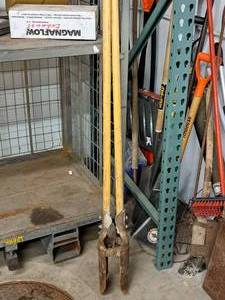 lot 394 image: Post Hole Digger