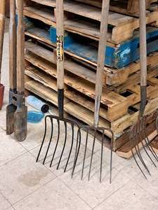 lot 399 image: Lot of (2) Pitch Forks