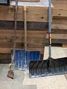 lot 406 image: (2) Snow Shovels, (1) Chopper