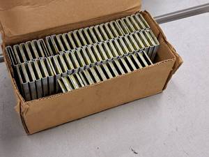 lot 433 image: Lot of (1 Partial Box) Senco 16-GA Galvanized Heavy Wire Staples 716x1-34