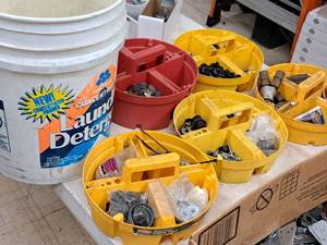 lot 439 image: Bucket Stacking Parts Organizer 5-piece with Hardware