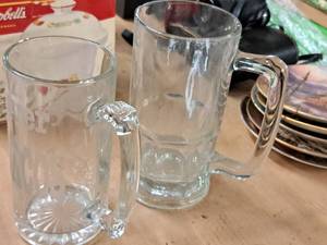 lot 458 image: Lot of (2) Glass Beer Mugs