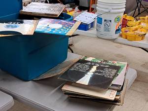 lot 476 image: Lot of (1 Tote) Vintage LP Albums