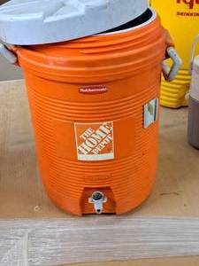 lot 483 image: Rubbermaid Home Depot Drink Cooler