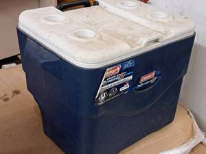 lot 489 image: Coleman Wheeled Xtreme 5 75-Quart Rolling Chest Cooler