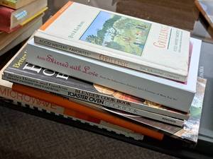 lot 514 image: Lot of (8) Assorted Cookbooks