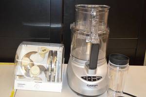 lot 10 image: Cuisinart Food Processor with Set of BladesDiscs  Ninja Cup