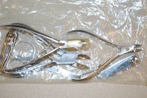 lot 15 image: Manicure Set