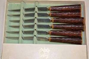 lot 19 image: Washington Forge Stainless Steel Steak Knife Set