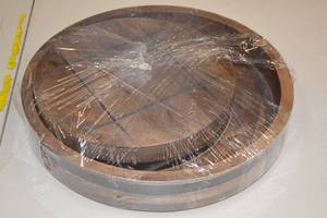 lot 46 image: 2ct Rustic Wooden Lazy Susan