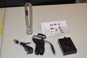 lot 50 image: 2ct Wine Bottle Cork Remover