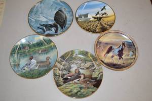 lot 86 image: 5ct Authentic Porcelain Collector Decorative Plates - CL