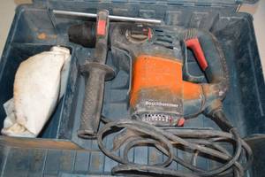 lot 144 image: BOSCH PA6-GF35 Rotary Drill with Case