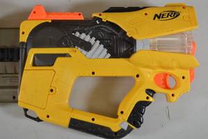 lot 119 image: Nerf N-Strike Firefly Rev-8 Blaster Spring Loaded, Fully Functional, 8 Round Capacity with Dart Storage, Glow in the Dark Capabilities - Ammo Not Included